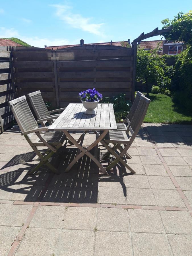 Vakantiewoning 100M Van Het Strand Met 1 Slaapkamer Весткапеле Екстериор снимка